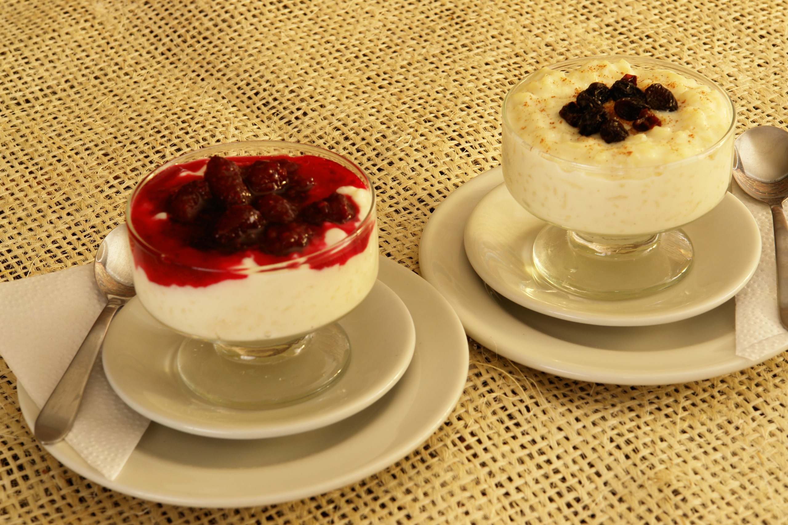 Postre de Arroz con Leche cremoso con canela